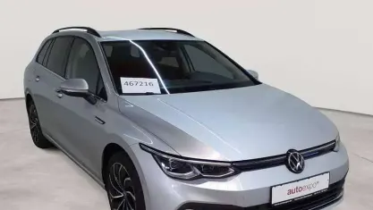 Second-hand VW Golf VIII Style 150 CP (110 kW) 2021 Argintiu Break