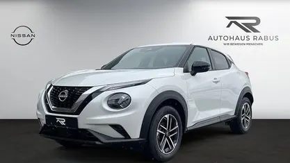 Pearl white Gebraucht 2024 Nissan Juke N-Connecta SUV | 24.490 € (Teuer)