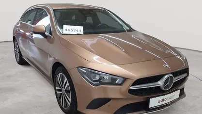 Gebraucht Mercedes CLA220 Shooting Brake Progressive 191 PS (140 kW) 2023 Roségold metallic Kombi