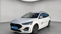 Frozen white Gebraucht 2024 Ford Focus ST-Line Kombi | 26.480 € (Fairer Preis)
