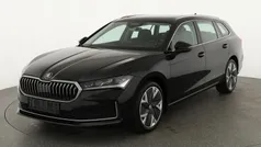 Onyx schwarz metallic Gebraucht 2024 Skoda Superb Selection Kombi | 41.645 € (Superpreis)