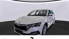 Weiss Gebraucht 2023 Skoda Octavia Style Kombi | 26.997 € (Guter Preis)