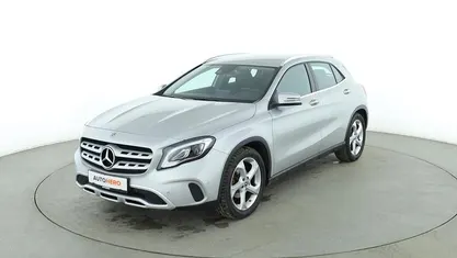 Grau Gebraucht 2017 Mercedes GLA180 Urban SUV | 18.620 € (Fairer Preis)