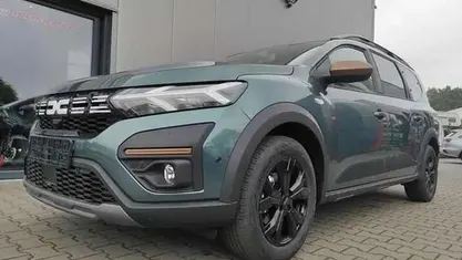 Grün Neu 2025 Dacia Jogger Extreme Van / Kleinbus | 21.900 € (Fairer Preis)