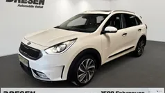 Swp) snow white pearl (weiss Gebraucht 2018 Kia Niro Spirit SUV | 16.480 € (Fairer Preis)