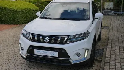 Usata Suzuki Vitara Comfort+ 140 CV (102 kW) 2023 Bianco SUV