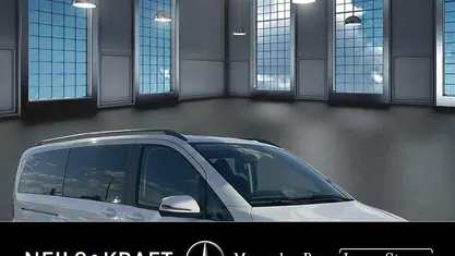 Arktikweiß Gebraucht 2022 Mercedes V220 Van / Kleinbus | 47.749 € (Fairer Preis)