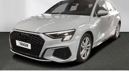 Gebraucht Audi A3 Sportback e-tron S-Line 204 PS (150 kW) 2023 Gletscherweiß metallic Kleinwagen