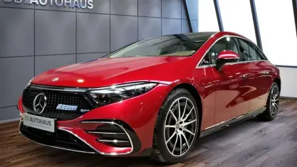 Second-hand Mercedes EQS450+ AMG Line Premium Plus 264 kW (360 CP) 2025 Roșu Berlinǎ