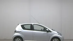 Satin silver metallic Gebraucht 2014 Toyota Aygo Cool Kleinwagen | 5.990 € (Guter Preis)