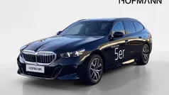 Saphirschwarz metallic Neu 2024 BMW 520 M Sport Kombi | 63.010 € (Fairer Preis)