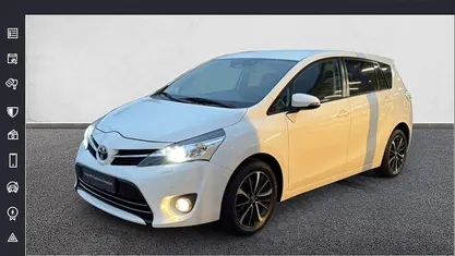 Schneeweiß Gebraucht 2017 Toyota Verso Edition-S Van / Kleinbus | 15.690 € (Fairer Preis)