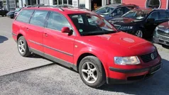 Rot Gebraucht 1998 VW Passat Comfortline Kombi | 1.490 € (Etwas zu teuer)