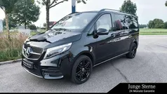 Obsidianschwarz Gebraucht 2022 Mercedes V300 Avantgarde Van / Kleinbus | 58.850 € (Fairer Preis)