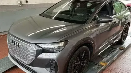 Gebraucht Audi Q4 Sportback e-tron Sport 150 kW (204 PS) 2022 Grau SUV
