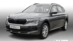 Graphitegrau metallic (metallic) Gebraucht 2024 Skoda Kamiq Drive SUV | 22.370 € (Fairer Preis)