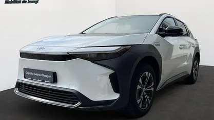 Gebraucht Toyota bZ4X Comfort 150 kW (204 PS) 2023 Weiß SUV
