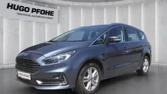Chroma blau metallic Gebraucht 2023 Ford S-MAX Titanium Van / Kleinbus | 33.950 €