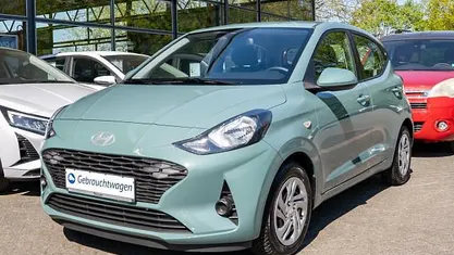 Second-hand Hyundai i10 Select 63 CP (46 kW) 2025 Verde Hatchback