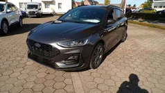 Grau Neu 2025 Ford Focus ST-Line X Limousine | 28.490 € (Guter Preis)