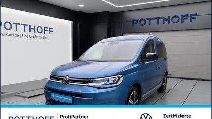 Blau Gebraucht 2024 VW Caddy Style Van / Kleinbus | 32.777 € (Guter Preis)