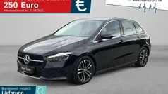 Metalliclack kosmosschwarz Gebraucht 2024 Mercedes B180 Premium Van / Kleinbus | 32.250 € (Fairer Preis)