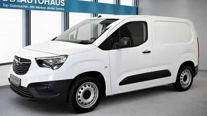 Weiß Gebraucht 2022 Opel Combo Edition Van / Kleinbus | 12.870 € (Fairer Preis)
