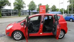 Rot Gebraucht 2013 Opel Meriva Active Van / Kleinbus | 5.980 € (Fairer Preis)