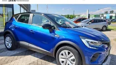 Schwarz (perlmuttweiß metallic, black pearlschw) Gebraucht 2024 Renault Scénic Iconic Van / Kleinbus | 43.490 € (Guter Preis)