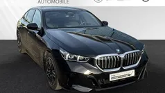 Saphirschwarz metallic Gebraucht 2025 BMW 520 M Sport Limousine | 53.500 € (Fairer Preis)