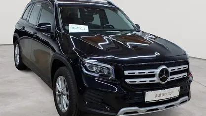 Gebraucht Mercedes GLB200 150 PS (110 kW) 2023 Kosmosschwarz metallic SUV