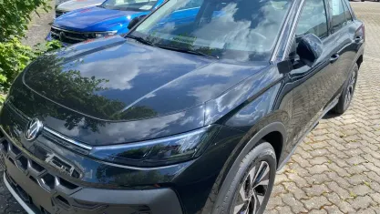 Neu VW T-Roc Life 150 PS (110 kW) 2026 Grenadillschwarz metallic SUV