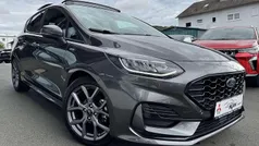 Grau (metallic) Gebraucht 2022 Ford Fiesta ST-Line Kleinwagen | 16.990 € (Fairer Preis)