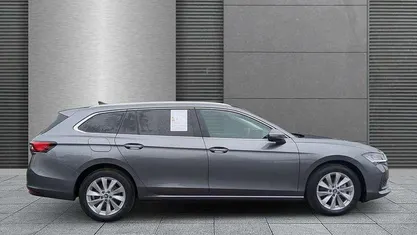 Gebraucht 2025 Skoda Superb Selection Kombi | 42.290 € (Fairer Preis)