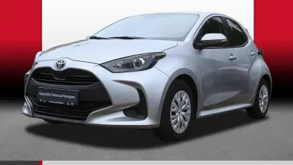 Gebraucht Toyota Yaris Business Edition 116 PS (85 kW) 2023 Silber Kleinwagen