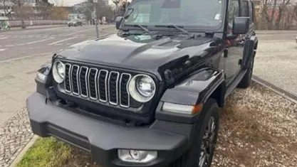 Black (5ca) Neu 2025 Jeep Wrangler Sahara SUV | 57.999 € (Guter Preis)