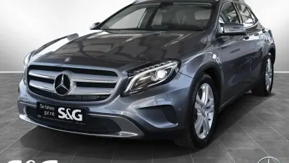 Usata Mercedes GLA180 122 CV (89 kW) 2017 Grigio SUV