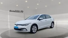 Weiß Gebraucht 2021 VW Golf VIII Life Kleinwagen | 23.770 € (Fairer Preis)