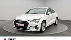 Weiss Gebraucht 2023 Audi A3 Advanced Limousine | 24.890 € (Fairer Preis)