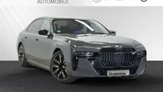 BMW M760e