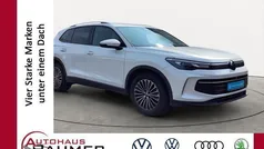 Weiß Gebraucht 2024 VW Tiguan Life SUV | 35.400 € (Fairer Preis)
