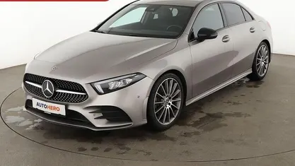 Grau Gebraucht 2019 Mercedes A220 AMG line Limousine | 25.790 € (Fairer Preis)