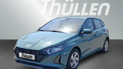 Gebraucht Hyundai i20 Select 101 PS (74 kW) 2025 Grün Kleinwagen