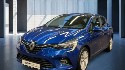 Używany Renault Clio V Business 91 KM (66 kW) 2022 Niebieski Sedan/Limuzyna