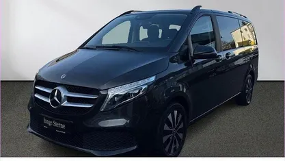 Grau Gebraucht 2021 Mercedes V250 Edition Van / Kleinbus | 45.650 € (Fairer Preis)
