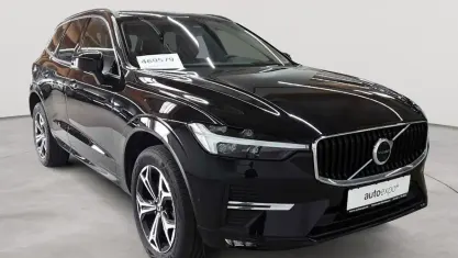 Gebraucht Volvo XC60 Momentum 197 PS (144 kW) 2022 Onyx black metallic SUV