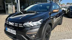 Perlmuttschwarz metallic (schwarz) Gebraucht 2025 Dacia Sandero Extreme Kleinwagen | 19.289 € (Fairer Preis)