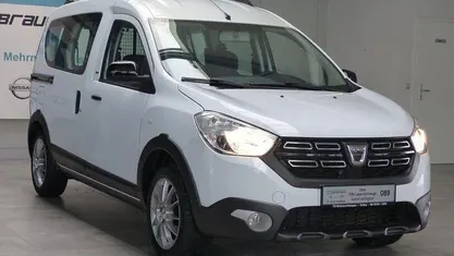 Gebraucht Dacia Dokker Celebration 102 PS (75 kW) 2019 Van / Kleinbus