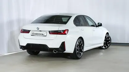 Gebraucht BMW 318 M Sport 156 PS (114 kW) 2025 Limousine
