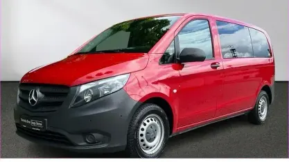 Używany Mercedes Vito 136 KM (100 kW) 2022 Czerwony Van